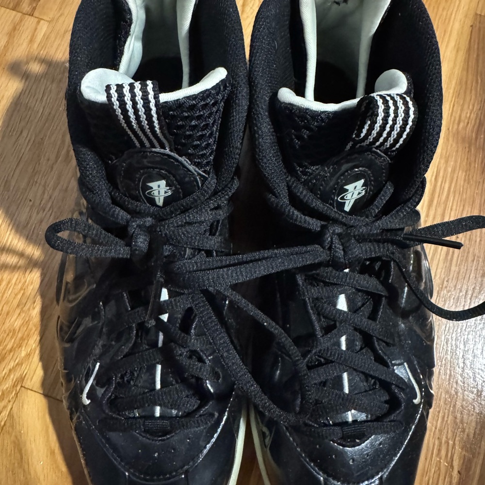 Nike Kids Black and White Sneakers